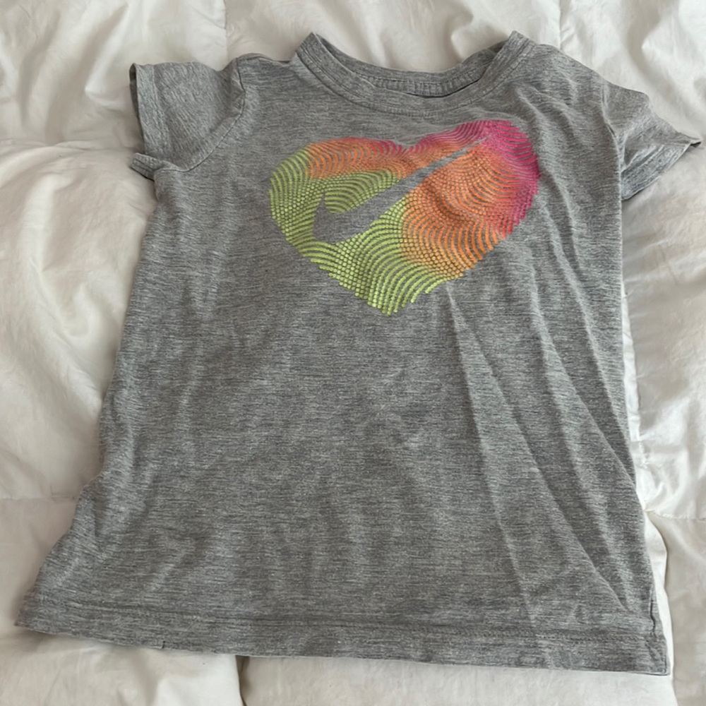 Ombre Pink To Orange To Neon Yellow Heart Nike Gray Girls Tee